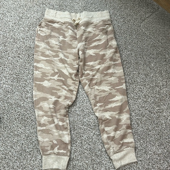Athleta Balance Printed Jogger. Size Large - Picture 1 of 3